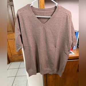 Men's V-Neck Short Sleeve Sweater in Brown